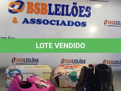 LOTE 174 - 02 – PARES DE CALÇADOS INFANTIL Nº 27 (NO ESTADO, NÃO SABEMOS SE FUNCIONA. LEILÃO NÃO TEM GARANTIA E NEM DEVOLUÇÃO, SUJEITO A POSSÍVEIS AVARIAS VISÍVEIS/OCULTAS E/OU AUSÊNCIA DE COMPONENTES)