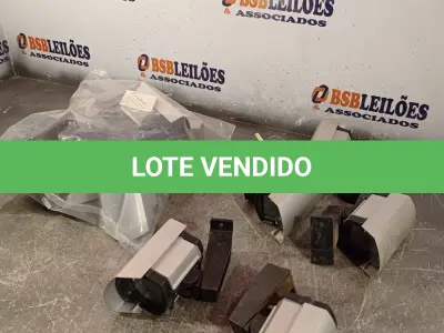 LOTE 157 - 01 LOTE COM VÁRIAS CAIXAS DE PROTEÇÃO PARA CÂMERAS DE SEGURANÇA. (NO ESTADO, LEILÃO NÃO TEM GARANTIA E NEM DEVOLUÇÃO, SUJEITO A POSSÍVEIS AVARIAS VISÍVEIS/OCULTAS E/OU AUSÊNCIA DE COMPONENTES).