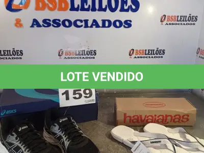 LOTE 159 - 02 – PARES DE CALÇADOS MASCULINO Nº 43 (NO ESTADO, NÃO SABEMOS SE FUNCIONA. LEILÃO NÃO TEM GARANTIA E NEM DEVOLUÇÃO, SUJEITO A POSSÍVEIS AVARIAS VISÍVEIS/OCULTAS E/OU AUSÊNCIA DE COMPONENTES)