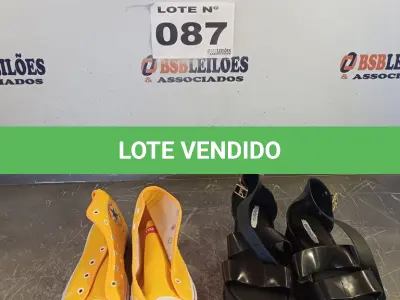LOTE 087 - 02 – PARES DE CALÇADOS FEMININO Nº 35 (NO ESTADO, NÃO SABEMOS SE FUNCIONA. LEILÃO NÃO TEM GARANTIA E NEM DEVOLUÇÃO, SUJEITO A POSSÍVEIS AVARIAS VISÍVEIS/OCULTAS E/OU AUSÊNCIA DE COMPONENTES)