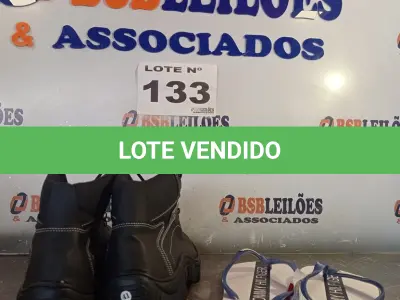 LOTE 133 - 02 – PARES DE CALÇADOS MASCULINO Nº 41 (NO ESTADO, NÃO SABEMOS SE FUNCIONA. LEILÃO NÃO TEM GARANTIA E NEM DEVOLUÇÃO, SUJEITO A POSSÍVEIS AVARIAS VISÍVEIS/OCULTAS E/OU AUSÊNCIA DE COMPONENTES)