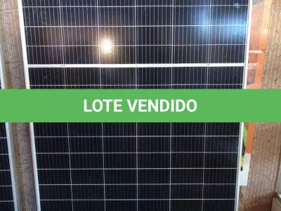 LOTE 038 - 01 - PAINEL SOLAR FOTOVOLTAICO (NO ESTADO, NÃO SABEMOS SE FUNCIONA. LEILÃO NÃO TEM GARANTIA E NEM DEVOLUÇÃO, SUJEITO A POSSÍVEIS AVARIAS VISÍVEIS/OCULTAS E/OU AUSÊNCIA DE COMPONENTES)