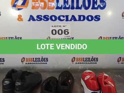 LOTE 006 - 03 – PARES DE CALÇADOS (NO ESTADO, NÃO SABEMOS SE FUNCIONA. LEILÃO NÃO TEM GARANTIA E NEM DEVOLUÇÃO, SUJEITO A POSSÍVEIS AVARIAS VISÍVEIS/OCULTAS E/OU AUSÊNCIA DE COMPONENTES)