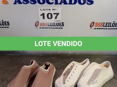 LOTE 107 - 02 – PARES DE CALÇADOS FEMININO Nº 37 (NO ESTADO, NÃO SABEMOS SE FUNCIONA. LEILÃO NÃO TEM GARANTIA E NEM DEVOLUÇÃO, SUJEITO A POSSÍVEIS AVARIAS VISÍVEIS/OCULTAS E/OU AUSÊNCIA DE COMPONENTES)