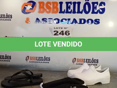 LOTE 246 - 03 – PARES DE CALÇADOS FEMININO Nº 34 (NO ESTADO, NÃO SABEMOS SE FUNCIONA. LEILÃO NÃO TEM GARANTIA E NEM DEVOLUÇÃO, SUJEITO A POSSÍVEIS AVARIAS VISÍVEIS/OCULTAS E/OU AUSÊNCIA DE COMPONENTES)