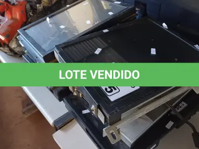 LOTE 415 - 06 TELAS DE LCD 15” SEM FONTE. (NO ESTADO, LEILÃO NÃO TEM GARANTIA E NEM DEVOLUÇÃO, SUJEITO A POSSÍVEIS AVARIAS VISÍVEIS/OCULTAS E/OU AUSÊNCIA DE COMPONENTES).