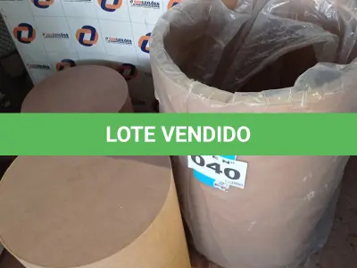 LOTE 040 - 01 - JOGO 3 CILINDROS PARA DECORAÇÃO REDONDO MDF (NO ESTADO, NÃO SABEMOS SE FUNCIONA. LEILÃO NÃO TEM GARANTIA E NEM DEVOLUÇÃO, SUJEITO A POSSÍVEIS AVARIAS VISÍVEIS/OCULTAS E/OU AUSÊNCIA DE COMPONENTES)