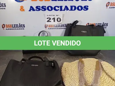 LOTE 210 - 04 - BOLSAS FEMININAS (NO ESTADO, NÃO SABEMOS SE FUNCIONA. LEILÃO NÃO TEM GARANTIA E NEM DEVOLUÇÃO, SUJEITO A POSSÍVEIS AVARIAS VISÍVEIS/OCULTAS E/OU AUSÊNCIA DE COMPONENTES)