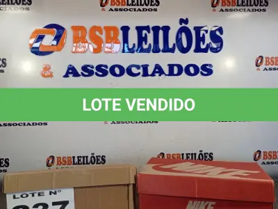 LOTE 237 - 02 – PARES DE CALÇADOS MASCULINO Nº 42 (NO ESTADO, NÃO SABEMOS SE FUNCIONA. LEILÃO NÃO TEM GARANTIA E NEM DEVOLUÇÃO, SUJEITO A POSSÍVEIS AVARIAS VISÍVEIS/OCULTAS E/OU AUSÊNCIA DE COMPONENTES)