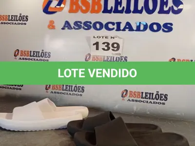 LOTE 139 - 02 – PARES DE CALÇADOS FEMININO Nº 37/38 (NO ESTADO, NÃO SABEMOS SE FUNCIONA. LEILÃO NÃO TEM GARANTIA E NEM DEVOLUÇÃO, SUJEITO A POSSÍVEIS AVARIAS VISÍVEIS/OCULTAS E/OU AUSÊNCIA DE COMPONENTES)