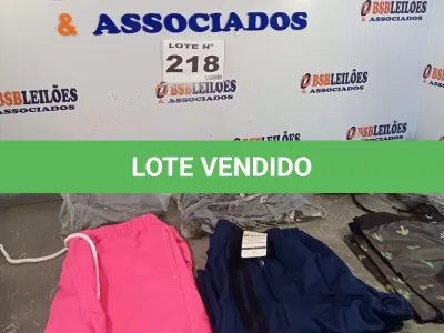 LOTE 218 - 07 – PEÇAS DE ROUPAS MASCULINAS (NO ESTADO, NÃO SABEMOS SE FUNCIONA. LEILÃO NÃO TEM GARANTIA E NEM DEVOLUÇÃO, SUJEITO A POSSÍVEIS AVARIAS VISÍVEIS/OCULTAS E/OU AUSÊNCIA DE COMPONENTES)