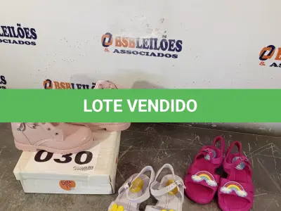 LOTE 030 - 03 – PARES DE CALÇADOS INFANTIL Nº 25 (NO ESTADO, NÃO SABEMOS SE FUNCIONA. LEILÃO NÃO TEM GARANTIA E NEM DEVOLUÇÃO, SUJEITO A POSSÍVEIS AVARIAS VISÍVEIS/OCULTAS E/OU AUSÊNCIA DE COMPONENTES)