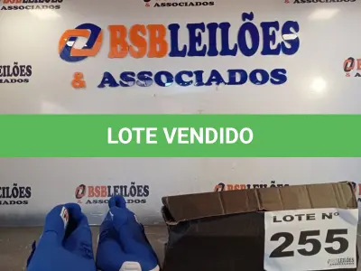 LOTE 255 - 02 – PARES DE CALÇADOS MASCULINO Nº 41 (NO ESTADO, NÃO SABEMOS SE FUNCIONA. LEILÃO NÃO TEM GARANTIA E NEM DEVOLUÇÃO, SUJEITO A POSSÍVEIS AVARIAS VISÍVEIS/OCULTAS E/OU AUSÊNCIA DE COMPONENTES)