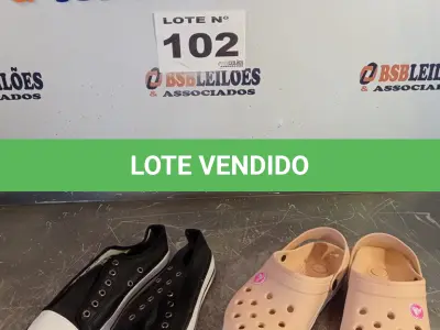 LOTE 102 - 02 – PARES DE CALÇADOS FEMININO Nº 37 (NO ESTADO, NÃO SABEMOS SE FUNCIONA. LEILÃO NÃO TEM GARANTIA E NEM DEVOLUÇÃO, SUJEITO A POSSÍVEIS AVARIAS VISÍVEIS/OCULTAS E/OU AUSÊNCIA DE COMPONENTES)
