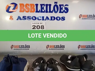 LOTE 208 - 03 – PARES DE CALÇADOS MASCULINO Nº 43 (NO ESTADO, NÃO SABEMOS SE FUNCIONA. LEILÃO NÃO TEM GARANTIA E NEM DEVOLUÇÃO, SUJEITO A POSSÍVEIS AVARIAS VISÍVEIS/OCULTAS E/OU AUSÊNCIA DE COMPONENTES)