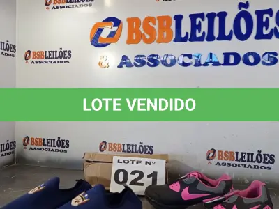 LOTE 021 - 02 – PARES DE CALÇADOS INFANTIL Nº 31 (NO ESTADO, NÃO SABEMOS SE FUNCIONA. LEILÃO NÃO TEM GARANTIA E NEM DEVOLUÇÃO, SUJEITO A POSSÍVEIS AVARIAS VISÍVEIS/OCULTAS E/OU AUSÊNCIA DE COMPONENTES)