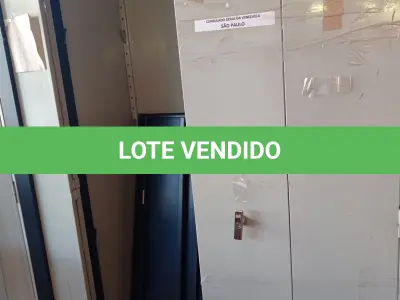 LOTE 506 - 01 ARMÁRIO DE AÇO COM 02 PORTAS E 04 PRATELEIRAS. (NO ESTADO, LEILÃO NÃO TEM GARANTIA E NEM DEVOLUÇÃO, SUJEITO A POSSÍVEIS AVARIAS VISÍVEIS/OCULTAS E/OU AUSÊNCIA DE COMPONENTES).