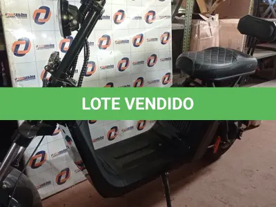 LOTE 031 - 01 - SCOOTER ELETRICA SHINERAY 2022 COM CARREGADOR E 235 KM RODADOS COM CÓPIA DE CHAVE MANUAL E NOTA FISCAL (NO ESTADO, NÃO SABEMOS SE FUNCIONA). LEILÃO NÃO TEM GARANTIA E NEM DEVOLUÇÃO, SUJEITO A POSSÍVEIS. AVARIAS VISÍVEIS/OCULTAS E/OU AUSÊNCIA DE COMPONENTES)