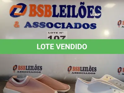 LOTE 107 - 02 – PARES DE CALÇADOS FEMININO Nº 37 (NO ESTADO, NÃO SABEMOS SE FUNCIONA. LEILÃO NÃO TEM GARANTIA E NEM DEVOLUÇÃO, SUJEITO A POSSÍVEIS AVARIAS VISÍVEIS/OCULTAS E/OU AUSÊNCIA DE COMPONENTES)