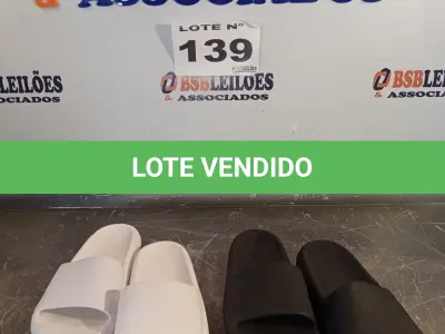 LOTE 139 - 02 – PARES DE CALÇADOS FEMININO Nº 37/38 (NO ESTADO, NÃO SABEMOS SE FUNCIONA. LEILÃO NÃO TEM GARANTIA E NEM DEVOLUÇÃO, SUJEITO A POSSÍVEIS AVARIAS VISÍVEIS/OCULTAS E/OU AUSÊNCIA DE COMPONENTES)