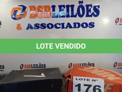 LOTE 176 - 02 – PARES DE CALÇADOS MASCULINO Nº 42 (NO ESTADO, NÃO SABEMOS SE FUNCIONA. LEILÃO NÃO TEM GARANTIA E NEM DEVOLUÇÃO, SUJEITO A POSSÍVEIS AVARIAS VISÍVEIS/OCULTAS E/OU AUSÊNCIA DE COMPONENTES)