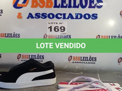 LOTE 169 - 02 – PARES DE CALÇADOS MASCULINO Nº 41 (NO ESTADO, NÃO SABEMOS SE FUNCIONA. LEILÃO NÃO TEM GARANTIA E NEM DEVOLUÇÃO, SUJEITO A POSSÍVEIS AVARIAS VISÍVEIS/OCULTAS E/OU AUSÊNCIA DE COMPONENTES)