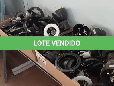 LOTE 484 - 01 LOTE COM VÁRIAS LUMINÁRIAS. (NO ESTADO, LEILÃO NÃO TEM GARANTIA E NEM DEVOLUÇÃO, SUJEITO A POSSÍVEIS AVARIAS VISÍVEIS/OCULTAS E/OU AUSÊNCIA DE COMPONENTES).
