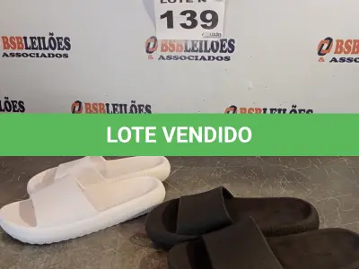 LOTE 139 - 02 – PARES DE CALÇADOS FEMININO Nº 37/38 (NO ESTADO, NÃO SABEMOS SE FUNCIONA. LEILÃO NÃO TEM GARANTIA E NEM DEVOLUÇÃO, SUJEITO A POSSÍVEIS AVARIAS VISÍVEIS/OCULTAS E/OU AUSÊNCIA DE COMPONENTES)