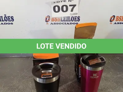 LOTE 007 - 02 - COPOS TÉRMICOS (NO ESTADO, NÃO SABEMOS SE FUNCIONA. LEILÃO NÃO TEM GARANTIA E NEM DEVOLUÇÃO, SUJEITO A POSSÍVEIS AVARIAS VISÍVEIS/OCULTAS E/OU AUSÊNCIA DE COMPONENTES)