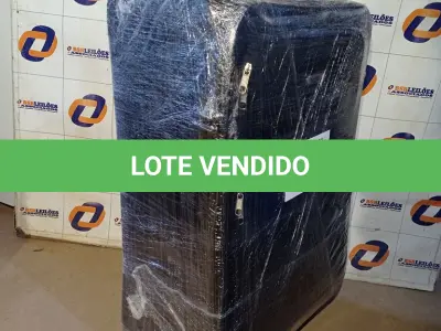 LOTE 182 - 01 - MALA DE VIAGEM (NO ESTADO, NÃO SABEMOS SE FUNCIONA. LEILÃO NÃO TEM GARANTIA E NEM DEVOLUÇÃO, SUJEITO A POSSÍVEIS AVARIAS VISÍVEIS/OCULTAS E/OU AUSÊNCIA DE COMPONENTES)