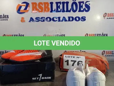 LOTE 176 - 02 – PARES DE CALÇADOS MASCULINO Nº 42 (NO ESTADO, NÃO SABEMOS SE FUNCIONA. LEILÃO NÃO TEM GARANTIA E NEM DEVOLUÇÃO, SUJEITO A POSSÍVEIS AVARIAS VISÍVEIS/OCULTAS E/OU AUSÊNCIA DE COMPONENTES)