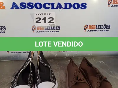LOTE 212 - 02 – PARES DE CALÇADOS MASCULINO Nº 44 (NO ESTADO, NÃO SABEMOS SE FUNCIONA. LEILÃO NÃO TEM GARANTIA E NEM DEVOLUÇÃO, SUJEITO A POSSÍVEIS AVARIAS VISÍVEIS/OCULTAS E/OU AUSÊNCIA DE COMPONENTES)