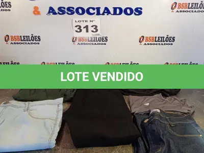 LOTE 313 - 06 – PEÇAS DE ROUPAS MASCULINAS (NO ESTADO, NÃO SABEMOS SE FUNCIONA. LEILÃO NÃO TEM GARANTIA E NEM DEVOLUÇÃO, SUJEITO A POSSÍVEIS AVARIAS VISÍVEIS/OCULTAS E/OU AUSÊNCIA DE COMPONENTES)