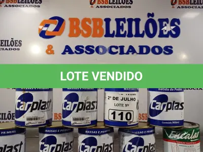 LOTE 110 - 08 LATAS DE MASSA PLÁSTICA E 01 LATA DE ESMALTE SINTÉTICO NA COR BRILHANTE BRANCO 900ML.  (NO ESTADO, LEILÃO NÃO TEM GARANTIA E NEM DEVOLUÇÃO, SUJEITO A POSSÍVEIS AVARIAS VISÍVEIS/OCULTAS E/OU AUSÊNCIA DE COMPONENTES).