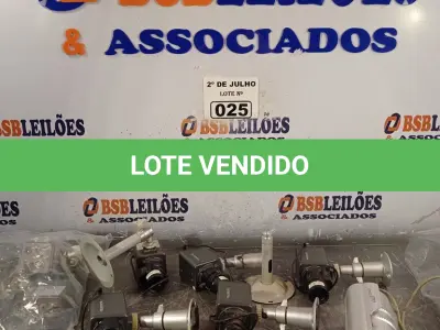 LOTE 025 - 01 LOTE COM VÁRIAS CÂMERAS DE SEGURANÇA MARCAS E MODELOS DIVERSOS. (NO ESTADO, LEILÃO NÃO TEM GARANTIA E NEM DEVOLUÇÃO, SUJEITO A POSSÍVEIS AVARIAS VISÍVEIS/OCULTAS E/OU AUSÊNCIA DE COMPONENTES).