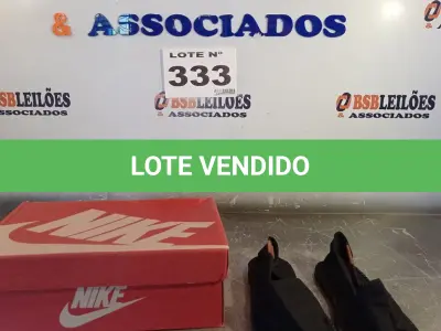 LOTE 333 - 02 – PARES DE CALÇADOS MASCULINO Nº 41 (NO ESTADO, NÃO SABEMOS SE FUNCIONA. LEILÃO NÃO TEM GARANTIA E NEM DEVOLUÇÃO, SUJEITO A POSSÍVEIS AVARIAS VISÍVEIS/OCULTAS E/OU AUSÊNCIA DE COMPONENTES)