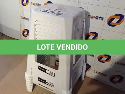 LOTE 335 - 08 - BANQUETAS EM POLIPROPILENO (NO ESTADO, NÃO SABEMOS SE FUNCIONA. LEILÃO NÃO TEM GARANTIA E NEM DEVOLUÇÃO, SUJEITO A POSSÍVEIS AVARIAS VISÍVEIS/OCULTAS E/OU AUSÊNCIA DE COMPONENTES)