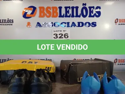 LOTE 326 - 02 – PARES DE CALÇADOS MASCULINO Nº 39 (NO ESTADO, NÃO SABEMOS SE FUNCIONA. LEILÃO NÃO TEM GARANTIA E NEM DEVOLUÇÃO, SUJEITO A POSSÍVEIS AVARIAS VISÍVEIS/OCULTAS E/OU AUSÊNCIA DE COMPONENTES)