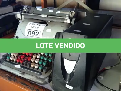 LOTE 092 - 01 MÁQUINA DE ESCREVER E 01 NOBREAK MARCA SMS. (NO ESTADO, LEILÃO NÃO TEM GARANTIA E NEM DEVOLUÇÃO, SUJEITO A POSSÍVEIS AVARIAS VISÍVEIS/OCULTAS E/OU AUSÊNCIA DE COMPONENTES).