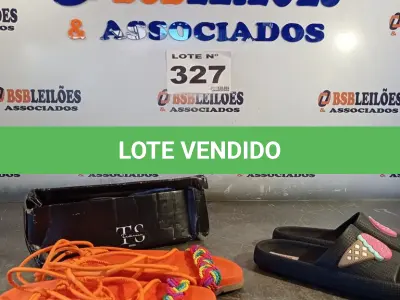 LOTE 327 - 02 – PARES DE CALÇADOS FEMININO Nº 35 (NO ESTADO, NÃO SABEMOS SE FUNCIONA. LEILÃO NÃO TEM GARANTIA E NEM DEVOLUÇÃO, SUJEITO A POSSÍVEIS AVARIAS VISÍVEIS/OCULTAS E/OU AUSÊNCIA DE COMPONENTES)