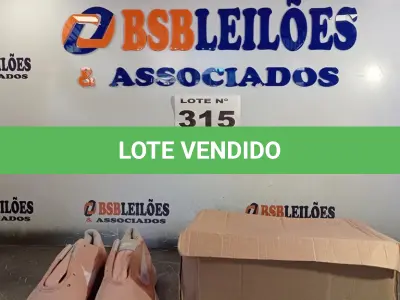 LOTE 315 - 02 – PARES DE CALÇADOS FEMININO Nº 38 (NO ESTADO, NÃO SABEMOS SE FUNCIONA. LEILÃO NÃO TEM GARANTIA E NEM DEVOLUÇÃO, SUJEITO A POSSÍVEIS AVARIAS VISÍVEIS/OCULTAS E/OU AUSÊNCIA DE COMPONENTES)