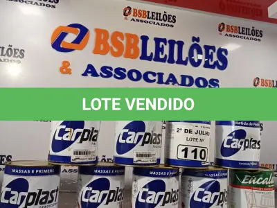 LOTE 110 - 08 LATAS DE MASSA PLÁSTICA E 01 LATA DE ESMALTE SINTÉTICO NA COR BRILHANTE BRANCO 900ML.  (NO ESTADO, LEILÃO NÃO TEM GARANTIA E NEM DEVOLUÇÃO, SUJEITO A POSSÍVEIS AVARIAS VISÍVEIS/OCULTAS E/OU AUSÊNCIA DE COMPONENTES).