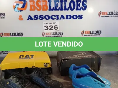 LOTE 326 - 02 – PARES DE CALÇADOS MASCULINO Nº 39 (NO ESTADO, NÃO SABEMOS SE FUNCIONA. LEILÃO NÃO TEM GARANTIA E NEM DEVOLUÇÃO, SUJEITO A POSSÍVEIS AVARIAS VISÍVEIS/OCULTAS E/OU AUSÊNCIA DE COMPONENTES)
