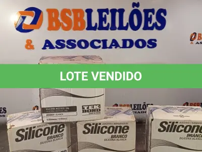 LOTE 138 - 04 CAIXAS COM ADESIVO DE SILICONE BRANCO. (NO ESTADO, LEILÃO NÃO TEM GARANTIA E NEM DEVOLUÇÃO, SUJEITO A POSSÍVEIS AVARIAS VISÍVEIS/OCULTAS E/OU AUSÊNCIA DE COMPONENTES).
