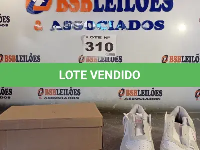 LOTE 310 - 02 – PARES DE CALÇADOS FEMININO Nº 35 (NO ESTADO, NÃO SABEMOS SE FUNCIONA. LEILÃO NÃO TEM GARANTIA E NEM DEVOLUÇÃO, SUJEITO A POSSÍVEIS AVARIAS VISÍVEIS/OCULTAS E/OU AUSÊNCIA DE COMPONENTES)