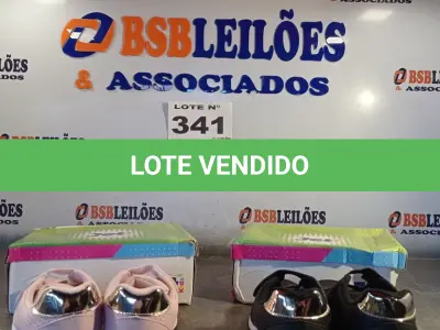 LOTE 341 - 02 – PARES DE CALÇADOS INFANTIL Nº 32 (NO ESTADO, NÃO SABEMOS SE FUNCIONA. LEILÃO NÃO TEM GARANTIA E NEM DEVOLUÇÃO, SUJEITO A POSSÍVEIS AVARIAS VISÍVEIS/OCULTAS E/OU AUSÊNCIA DE COMPONENTES)