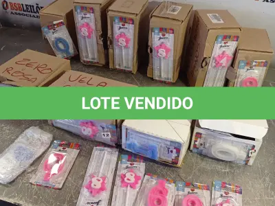 LOTE 371 - 01 - LOTE COM VÁRIAS VELAS DE ANIVERSARIO (NO ESTADO, NÃO SABEMOS SE FUNCIONA. LEILÃO NÃO TEM GARANTIA E NEM DEVOLUÇÃO, SUJEITO A POSSÍVEIS AVARIAS VISÍVEIS/OCULTAS E/OU AUSÊNCIA DE COMPONENTES)