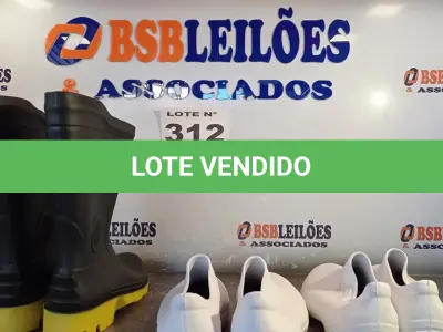 LOTE 312 - 03 – PARES DE CALÇADOS (NO ESTADO, NÃO SABEMOS SE FUNCIONA. LEILÃO NÃO TEM GARANTIA E NEM DEVOLUÇÃO, SUJEITO A POSSÍVEIS AVARIAS VISÍVEIS/OCULTAS E/OU AUSÊNCIA DE COMPONENTES)