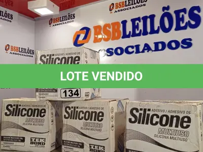 LOTE 134 - 04 CAIXAS COM ADESIVO DE SILICONE TRANSPARENTE. (NO ESTADO, LEILÃO NÃO TEM GARANTIA E NEM DEVOLUÇÃO, SUJEITO A POSSÍVEIS AVARIAS VISÍVEIS/OCULTAS E/OU AUSÊNCIA DE COMPONENTES).