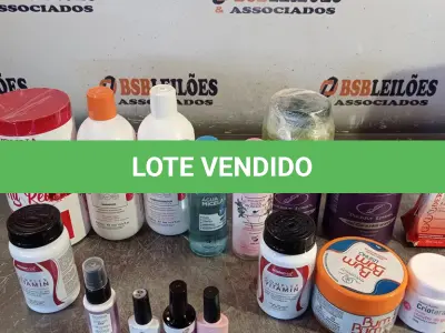 LOTE 311 - 20 - COSMÉTICOS DIVERSOS (NO ESTADO, NÃO SABEMOS SE FUNCIONA. LEILÃO NÃO TEM GARANTIA E NEM DEVOLUÇÃO, SUJEITO A POSSÍVEIS AVARIAS VISÍVEIS/OCULTAS E/OU AUSÊNCIA DE COMPONENTES)